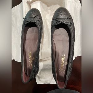 NWT Chanel Ballerina Flats.  Size 40 Beautiful Black Aged Calfskin. Never worn